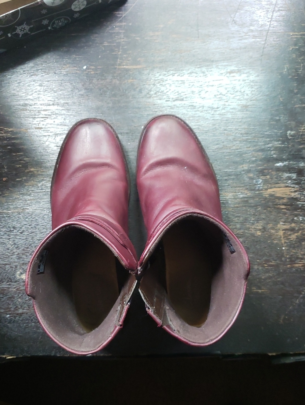 Clarks Burgundy Leather Ankle Boot Size 9.5 W - Picture 2 of 7